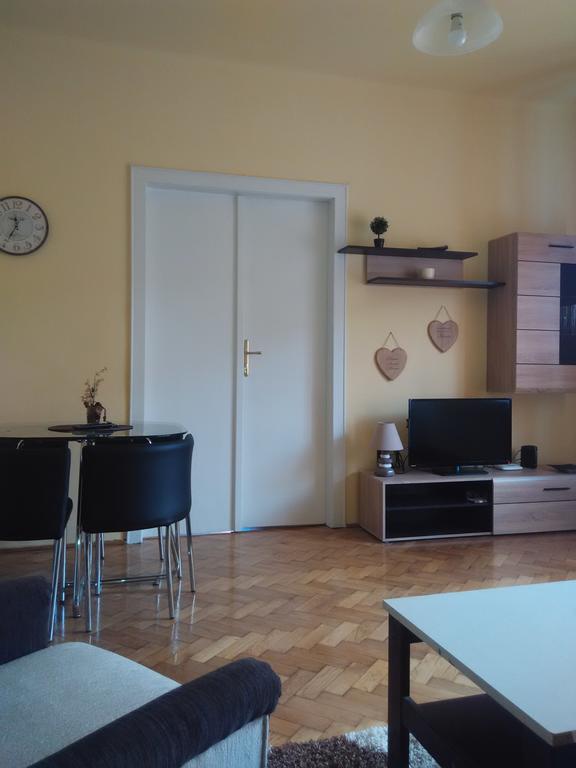 Anna Apartmanok Pecs Exterior photo